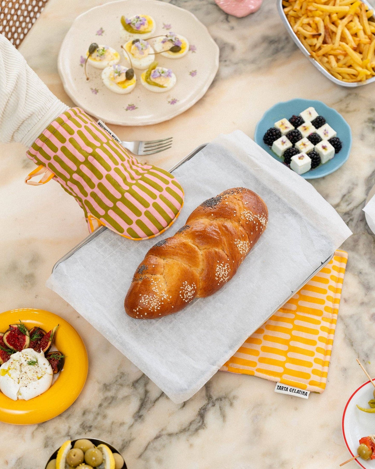 Oven Mitt: Cookie Dough