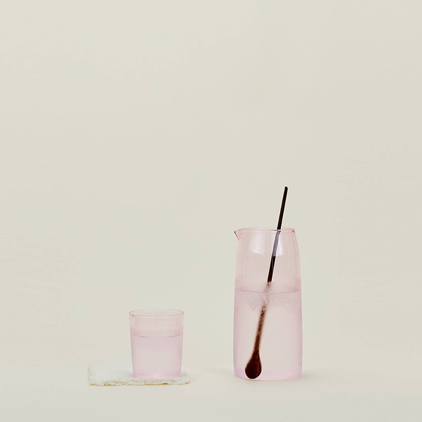 ESSENTIAL GLASSWARE - PITCHERS: TERRACOTTA