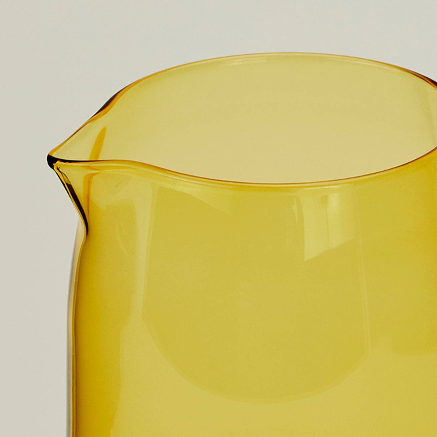 ESSENTIAL GLASSWARE - PITCHERS: TERRACOTTA