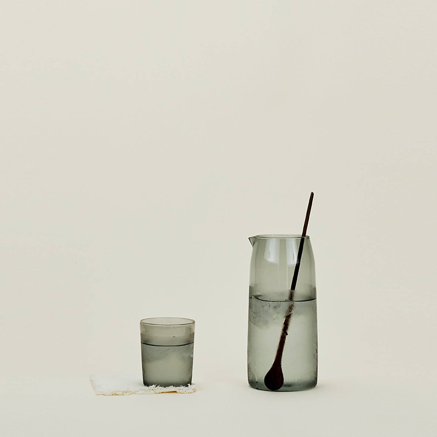 ESSENTIAL GLASSWARE - PITCHERS: TERRACOTTA