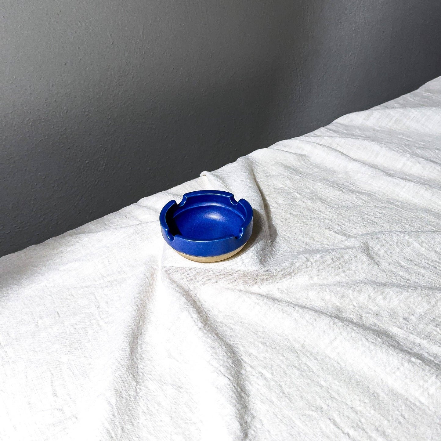 Ashtray: Sapphire
