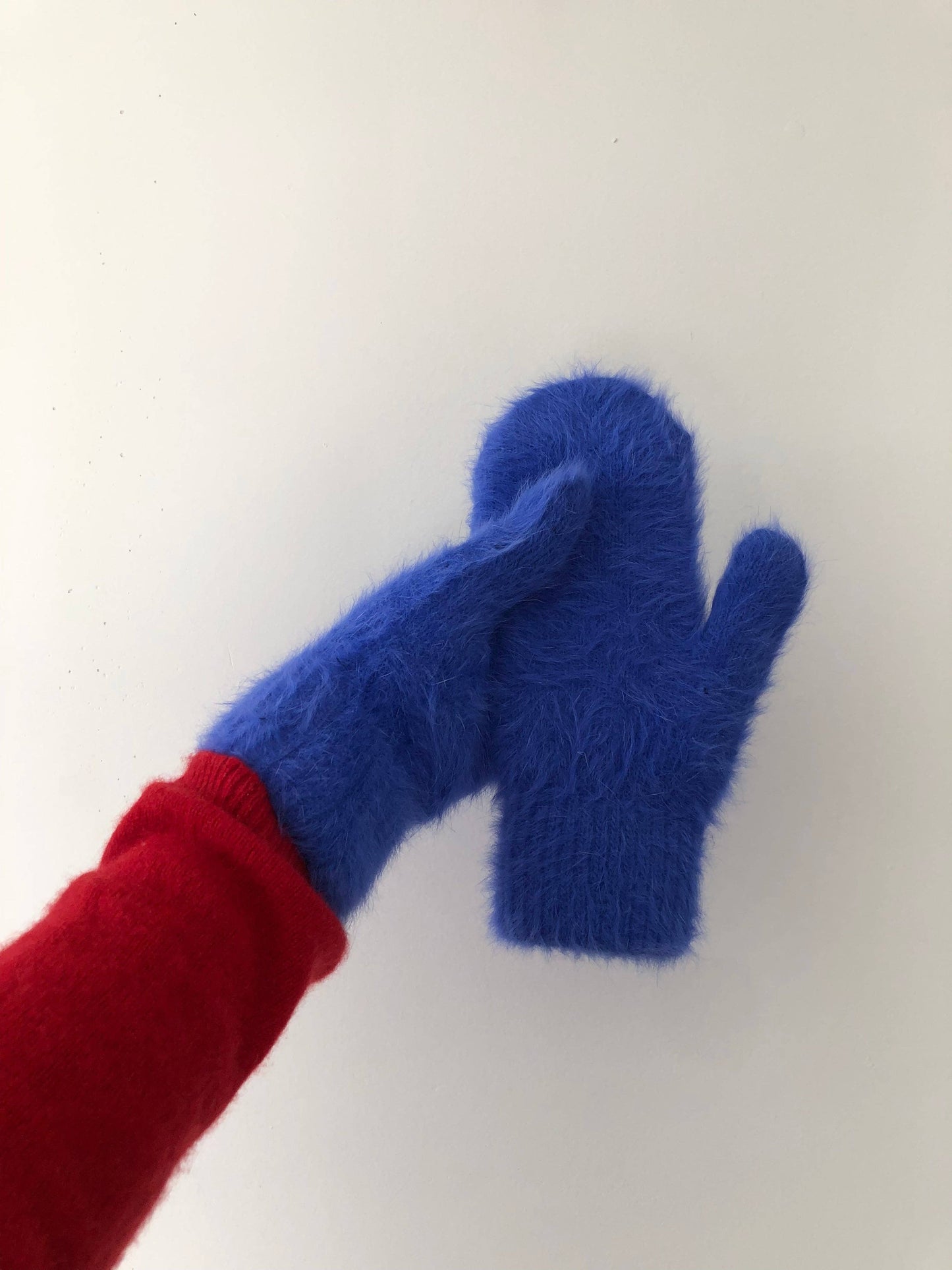 FLUFFY ANGORA MITTENS - crystal brights: Royal blue ( Mid of November )