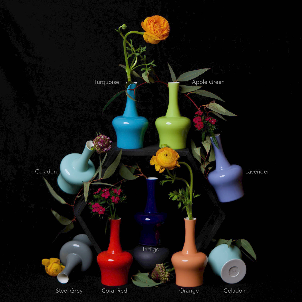 Glossy Porcelain Mini Archer Vase: Coral red
