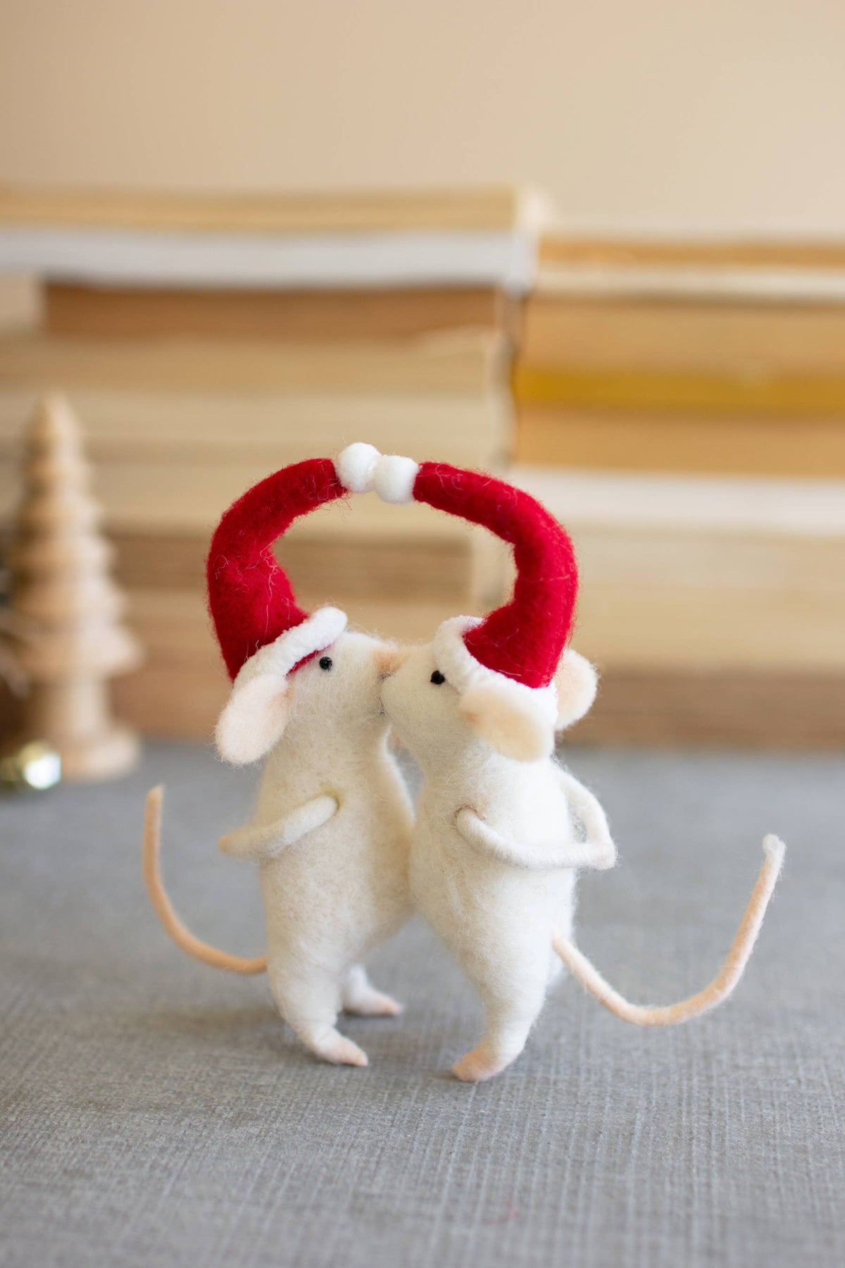 KISSING FELT CHRISTMAS MICE: Felt