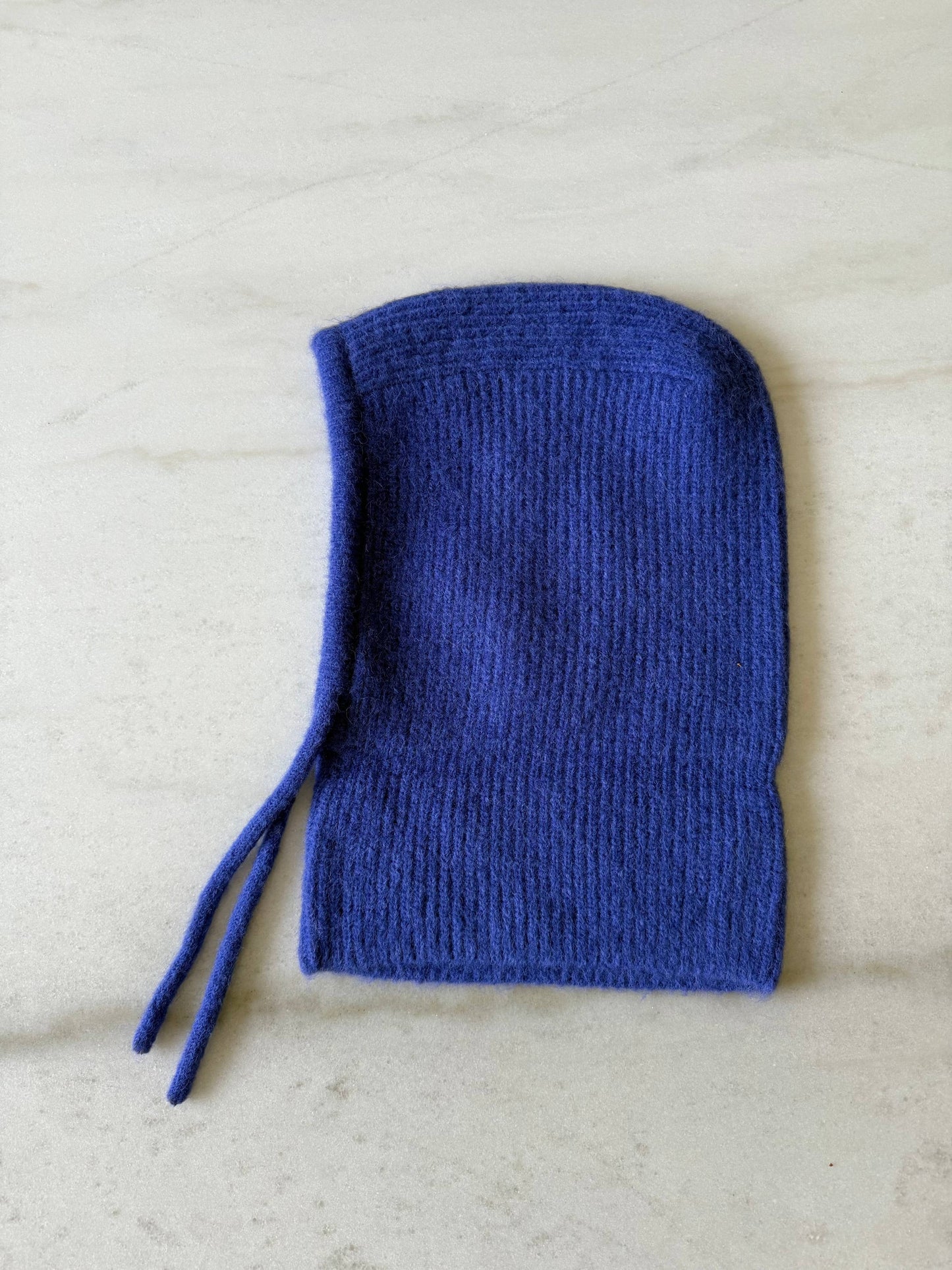 FUZZY ALPACA BALACLAVA - bright: Red Coral