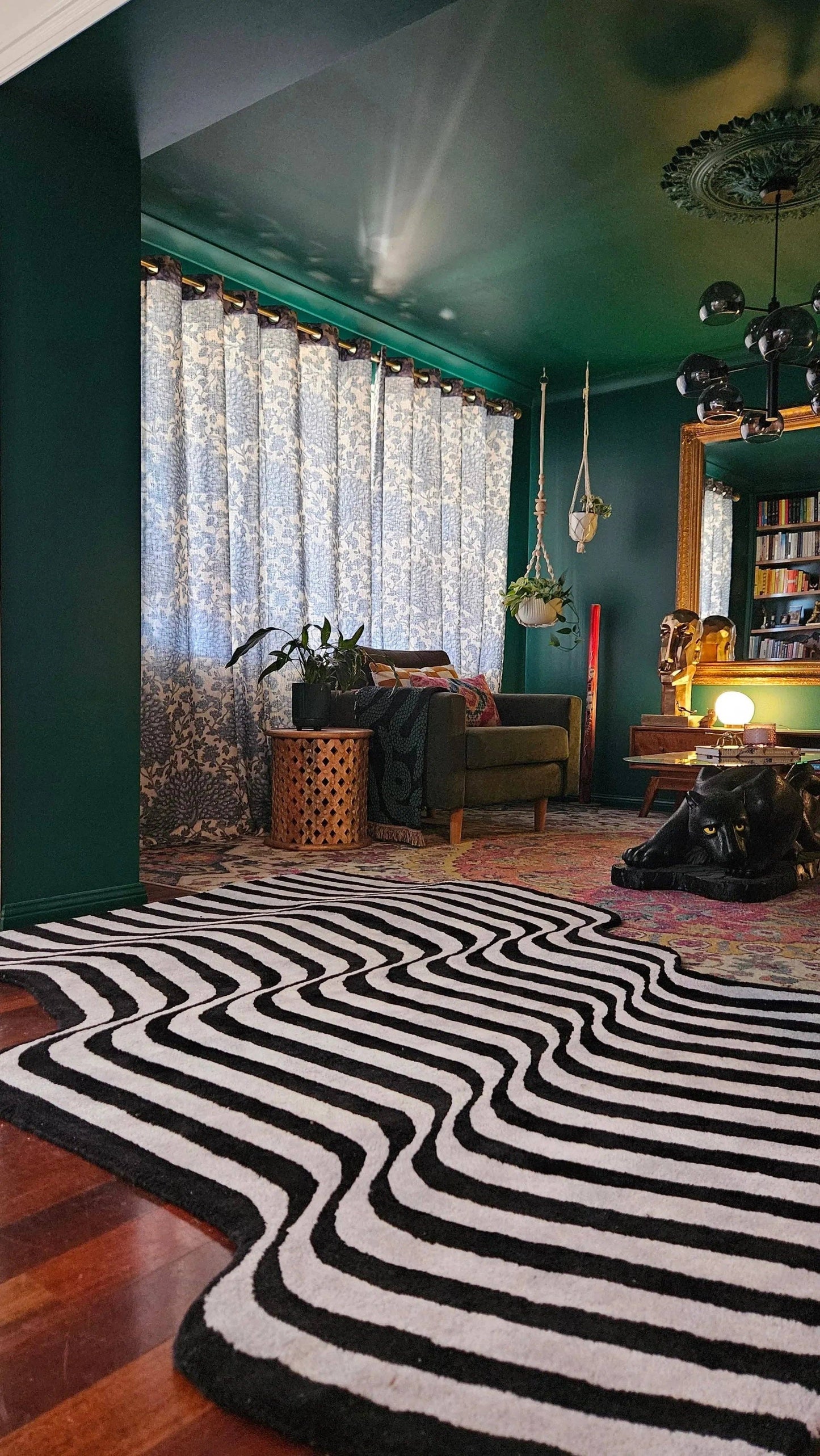 Flowing Illusion Black and Gray Wool Runner Rug: 3' x 8'