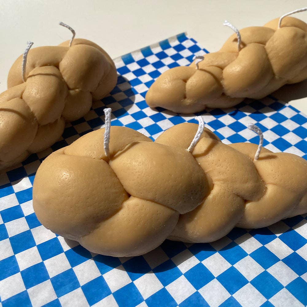 Challahdad Bread Candle: Bread / Cinnamon and Vanilla / Single