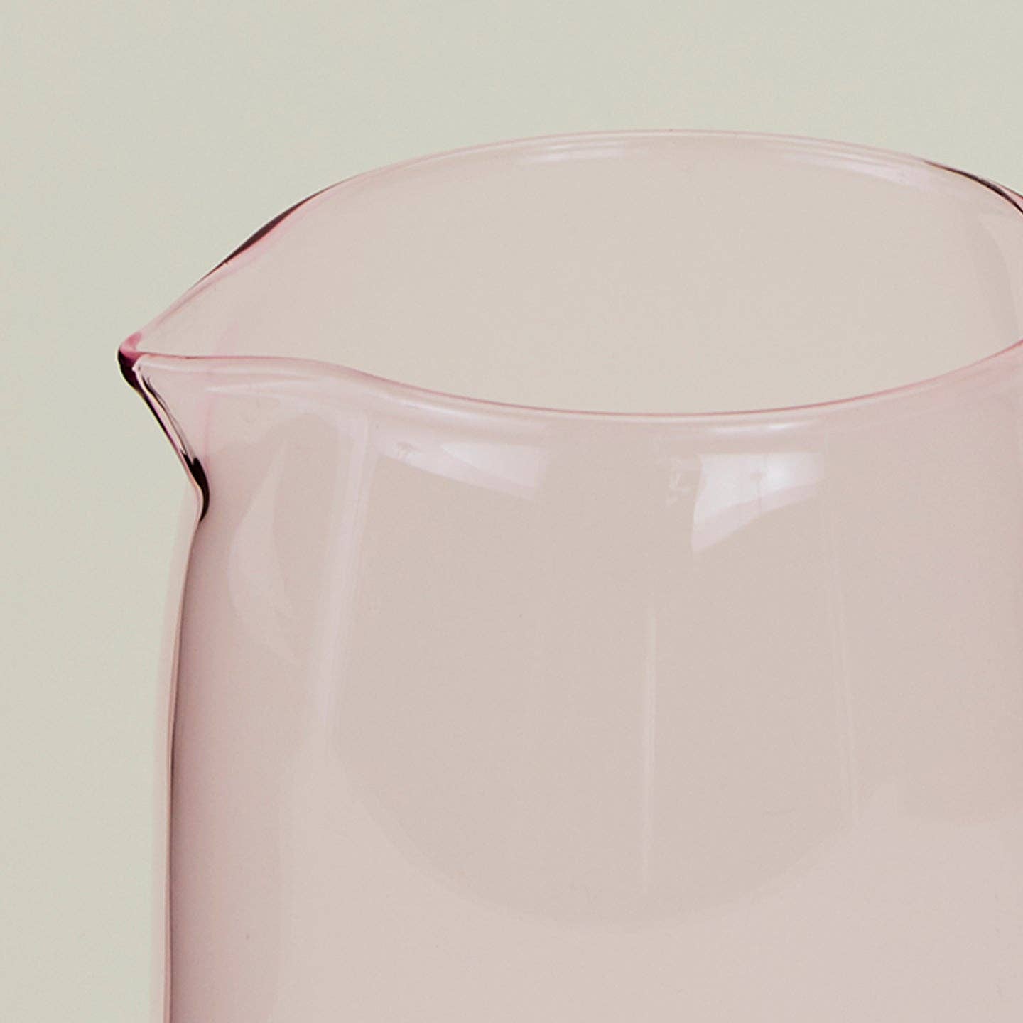ESSENTIAL GLASSWARE - PITCHERS: BLUE