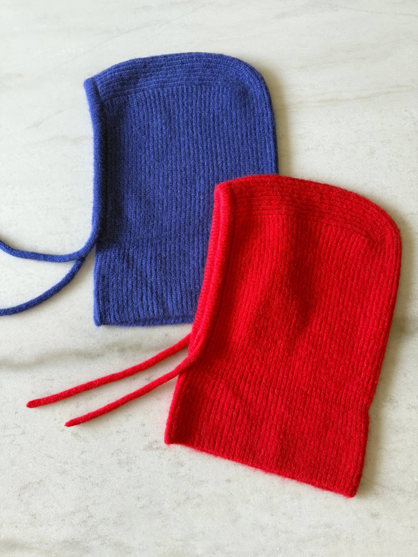 FUZZY ALPACA BALACLAVA - bright: Red Coral