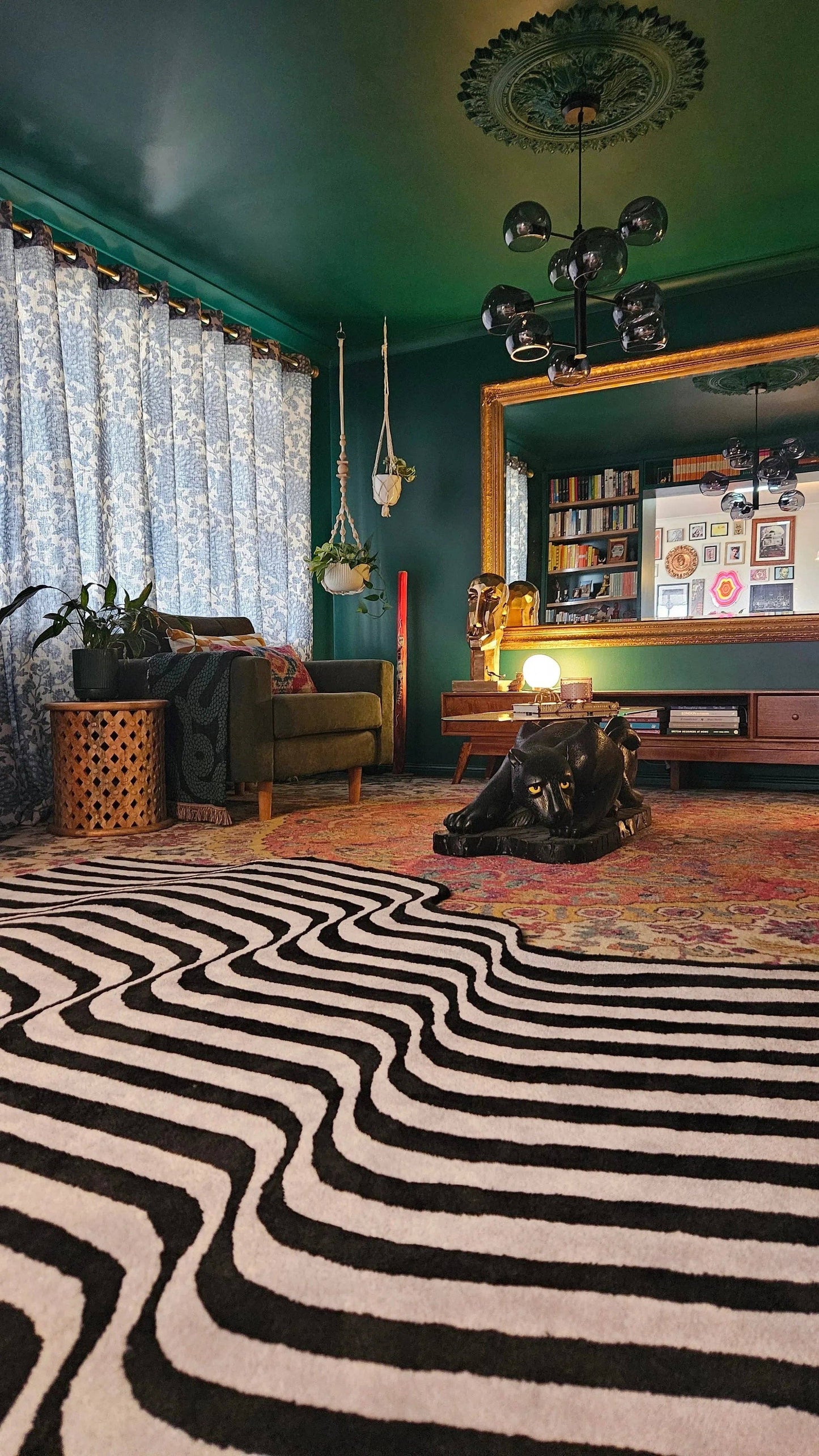 Flowing Illusion Black and Gray Wool Runner Rug: 3' x 8'