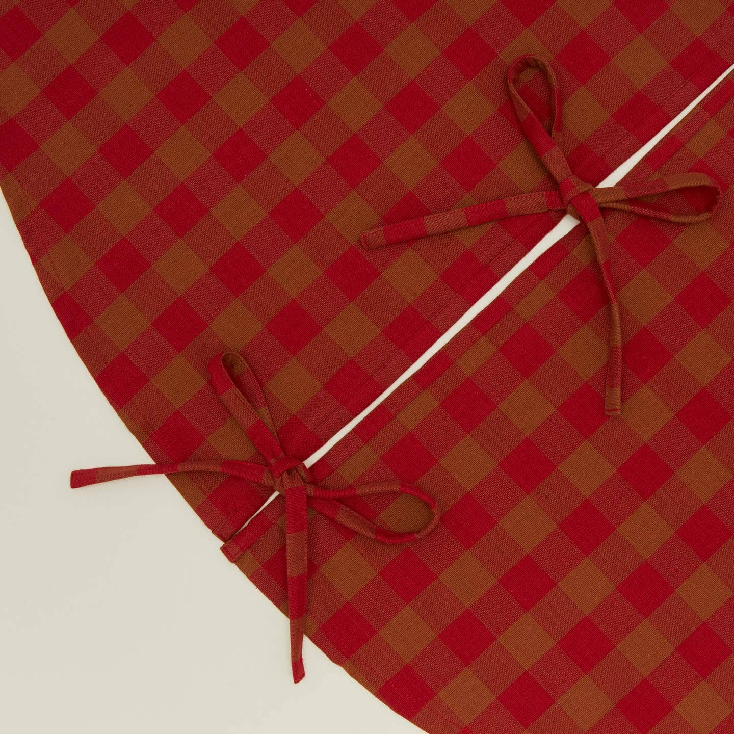 ESSENTIAL GINGHAM TREE SKIRT -TERRACOTTA/RED