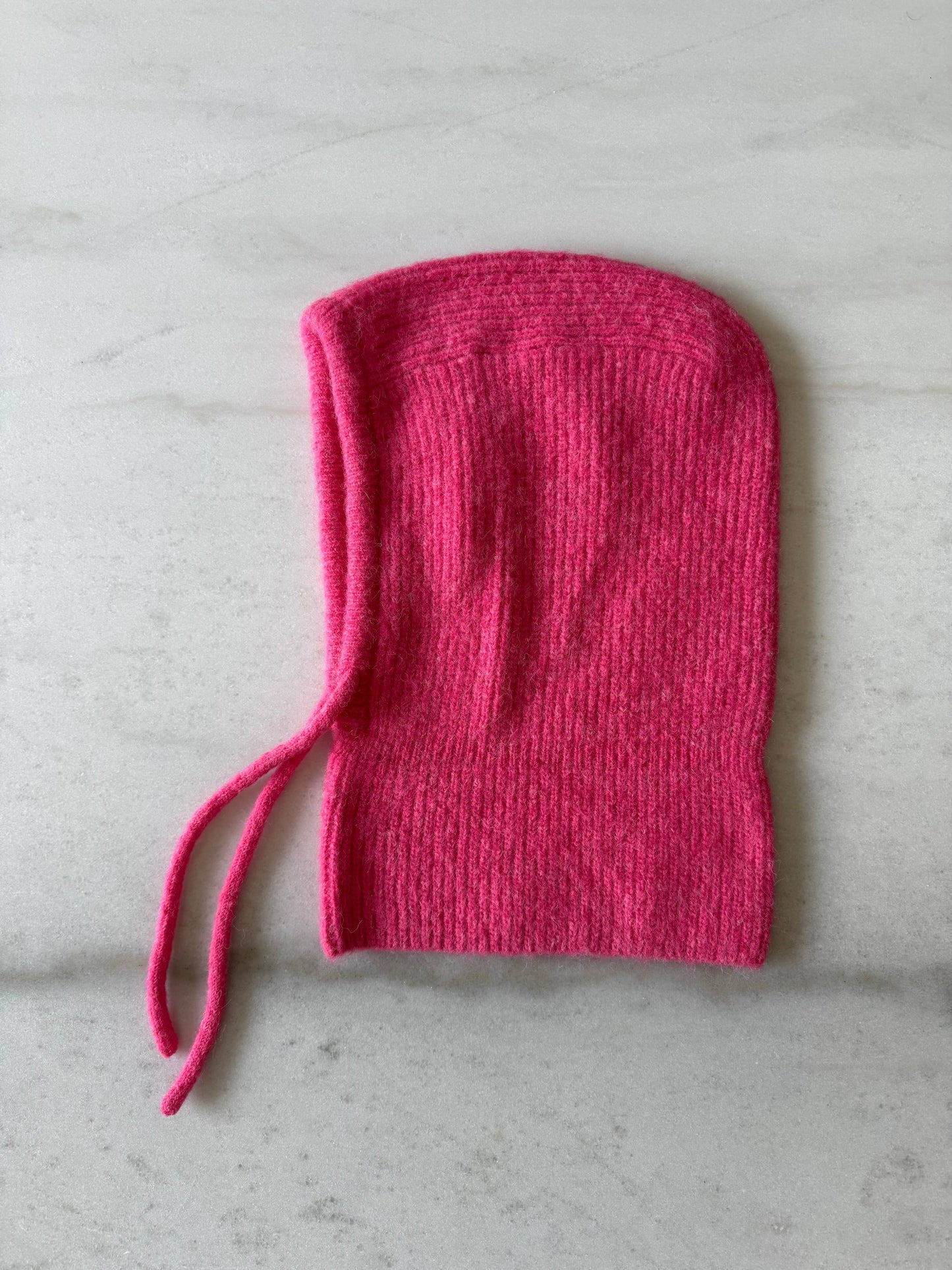 FUZZY ALPACA BALACLAVA - bright: Red Coral