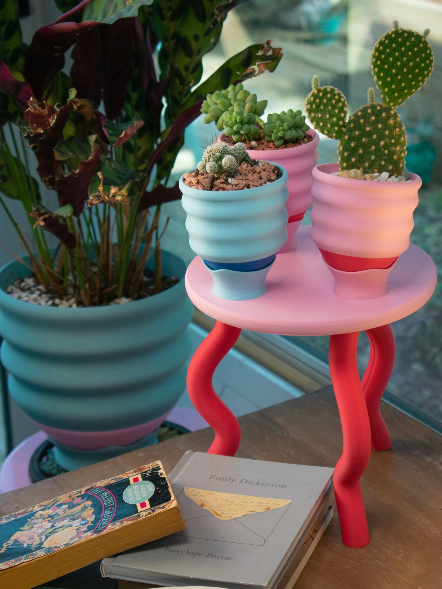 Wavy Plant Stand (3 colorways): Fresh Greens