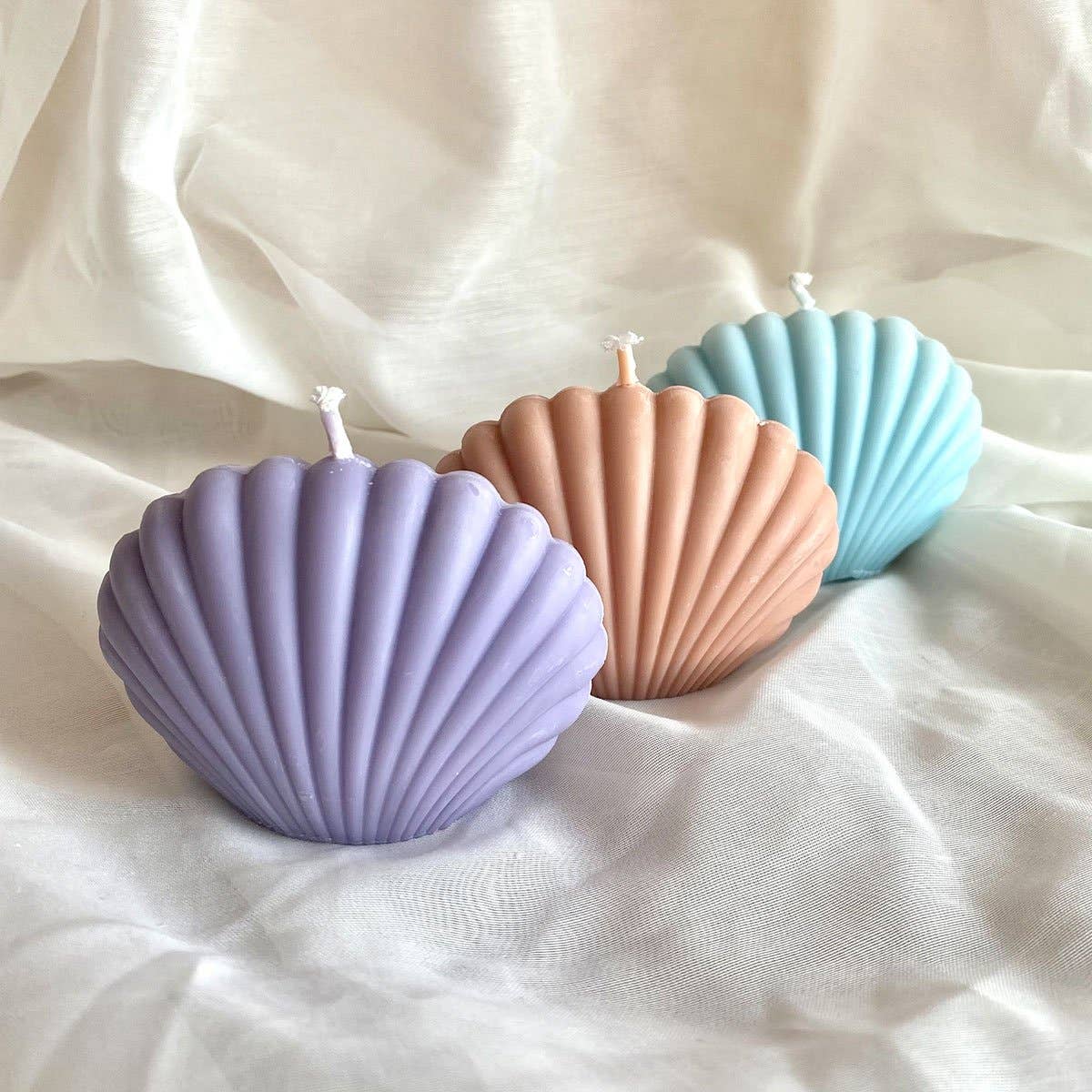 Shell Candle - Lilac: Lilac / Mangosteen